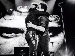 Bunbury y Calamaro cantaron juntos ocho temas con los que deleitaron a los asistentes. TWITTER / @calamarooficial