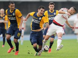 Rafael Márquez sale expulsado al minuto 93 del partido luego de acumular dos tarjetas amarillas. EFE / V. Filippo