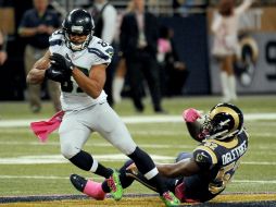 Una recepción de nueve yardas de Doug Baldwin reduce la desventaja a dos puntos con 3:18 minutos por jugarse. AP / L. Patterson