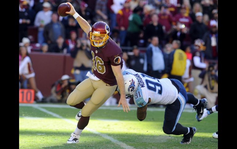 Colt MacCoy lazan un pase de 70 yardas, el de mayor distancia en su carrera. AP / R. Lipski