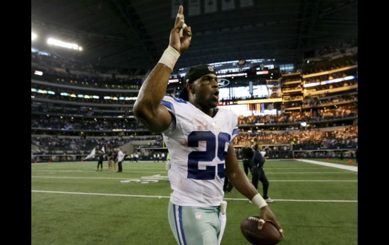 DeMarco Murray acumuló 100 yardas por séptimo encuentro consecutivo. AP / B. Wade