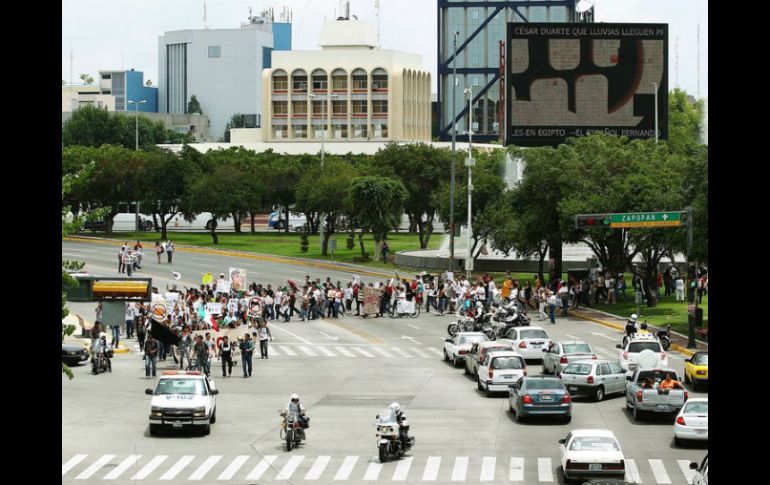 La marcha saldrá de La Normal y de la Plaza de la Bandera a las 09:00 horas; terminará en el edificio administrativo de la UdeG. EL INFORMADOR / ARCHIVO