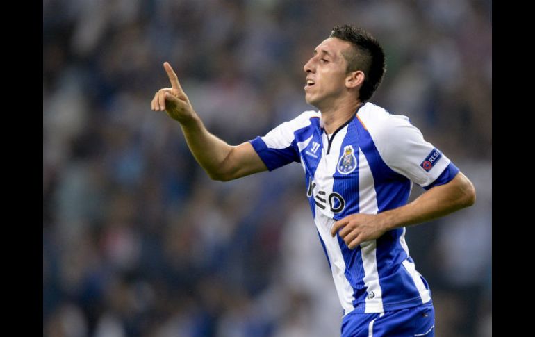 Héctor Herrera adelantó a los portugueses al final del primer tiempo. EFE / F. Veludo