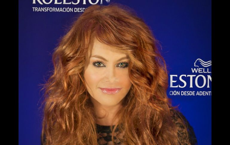 La mamá de la 'Chica Dorada' habla sobre los rumores de una enemistad entre Paulina y Alix Bauer, su ex compañera de Timbiriche. AP / ARCHIVO