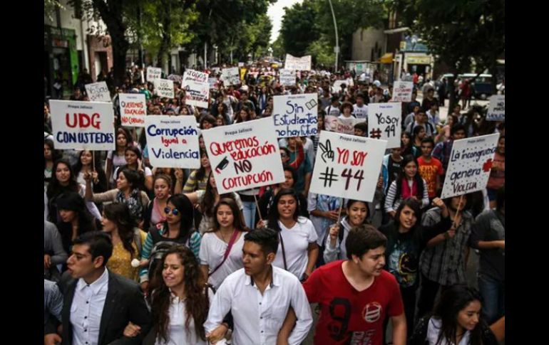 Los camioneros prefieren evitar alguna posible confrontación en las calles con estudiantes, que hoy se manifestaron. EL INFORMADOR / A. García