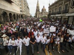 Miles de estudiantes realizaron una marcha pacífica por los hechos violentos que ocurren en el país. EL INFORMADOR / A. García