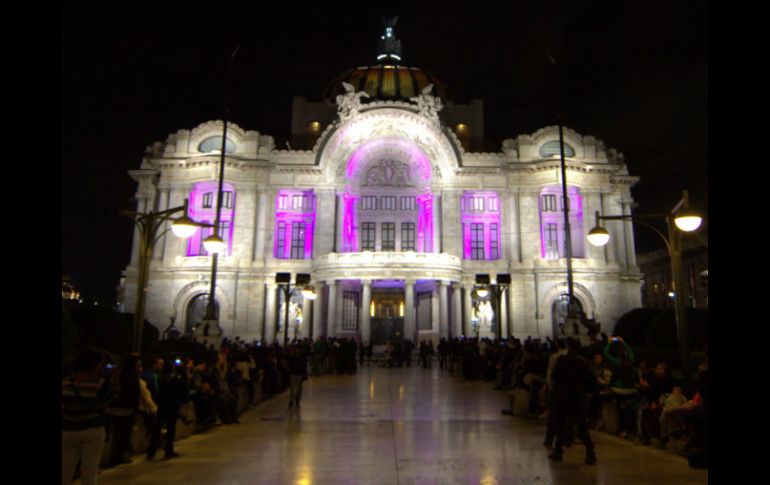 El edificio se viste de gala para conmemorar su aniversario, donde han desfilado muestras culturales relacionadas con el recinto. NTX / ARCHIVO