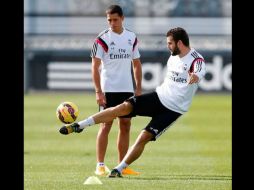 El jugador mexicano iniciaría en la banca el duelo contra los catalanes. TWITTER / @RealMadrid