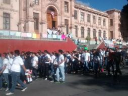 A la protesta se unieron estudiantes de la Escuela Normal Oficial de esa ciudad. TWITTER / @FEU_UdeG