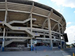 El Estadio Jalisco necesita butacas en sus gradas, así como torniquetes y detectores de metales en sus accesos. EL INFORMADOR / ARCHIVO