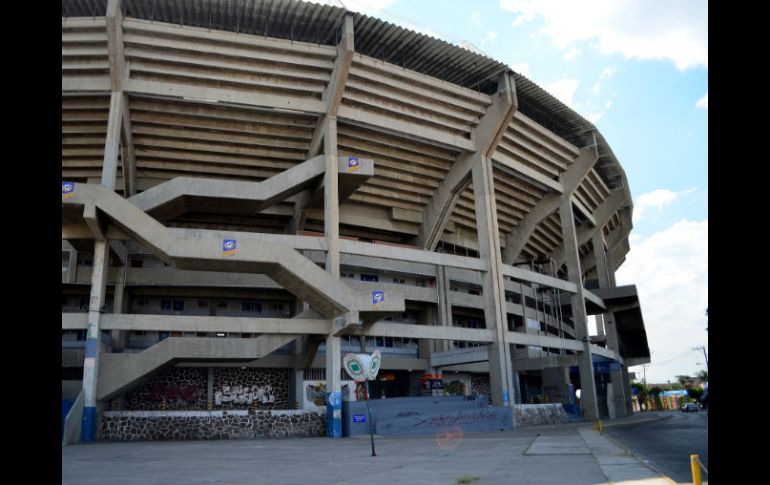 El Estadio Jalisco necesita butacas en sus gradas, así como torniquetes y detectores de metales en sus accesos. EL INFORMADOR / ARCHIVO