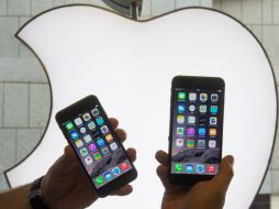 El iPhone 6 de 16 GB se venderá en 10 mil 999 pesos, de 64 GB a doce mil 799 y el de 128 GB en 14 mil 499 pesos. AP / ARCHIVO