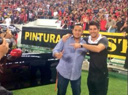 El ganador, Elio García fue quién se llevó el auto regalado por la directiva de los rojinegros. TWITTER / @atlasfc