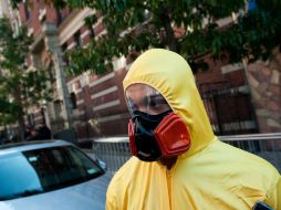 Personal médico vestido con un traje de riesgo en Nueva York tras haber detectado el primer caso. AFP / ARCHIVO