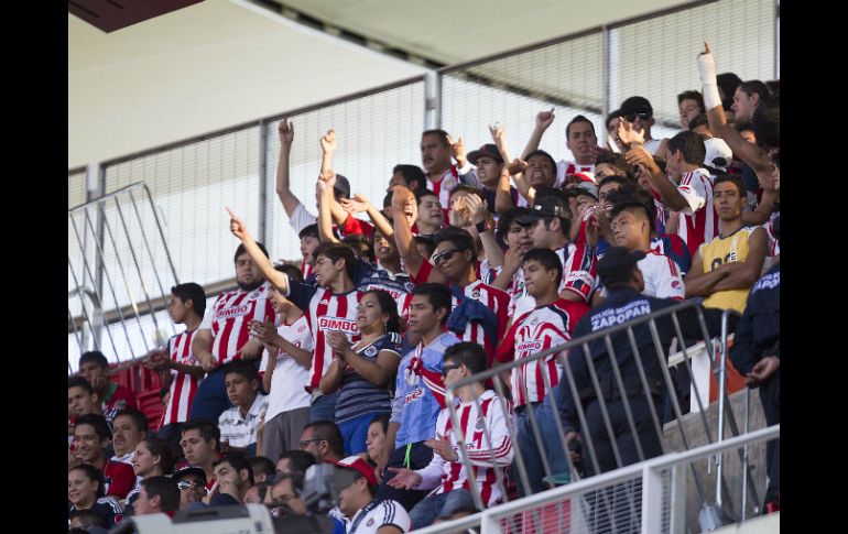 La tribuna rojiblanca tuvo muchos cambios de humor en 90 minutos. EL INFORMADOR / J. Mendoza