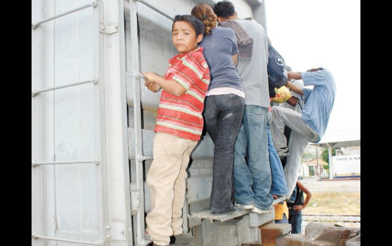 ''Los niños no deben ser retenidos en centros de detención'', afirma uno de los siete miembros de la CIDH, Felipe González. SUN / ARCHIVO