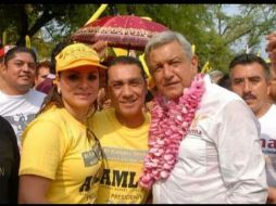 López Obrador manifiesta que no ha visto las fotos que circulan las redes sociales, y afirma que no tienen ninguna relación. TWITTER / @JLozanoA