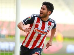 El atacante de Chivas espera poder regresar a apoyar a su equipo una vez termine su rehabilitación. EL INFORMADOR / ARCHIVO