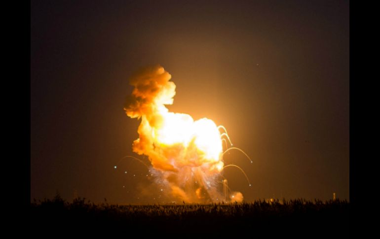 La explosión se efectuó segundos después de su lanzamiento en la base espacial de Wallops en la costa de Virginia. AFP / J. Kowsky