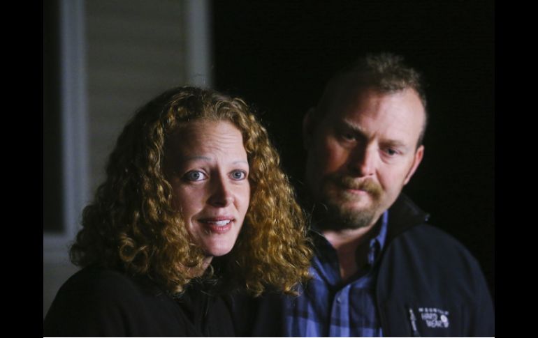 Kaci Hickox y su novio salieron a dar un paseo en bicileta y hablaron con la prensa. AP / W. Hayward