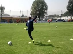 Acción del disparo de Osvaldo Martíenz en la práctica del América. ESPECIAL / Vine, Club América