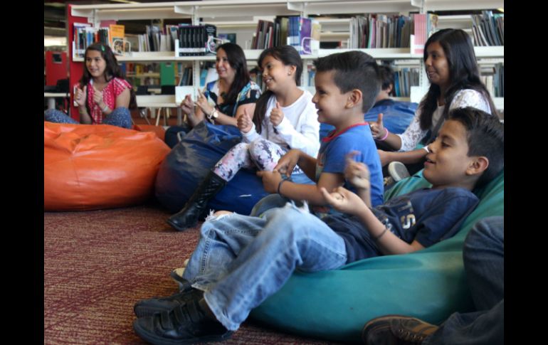 Niños disfrutan de las actividades que ofrece la Biblióteca Pública. EL INFORMADOR / F. Rodríguez