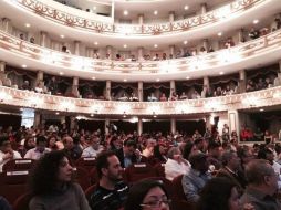 Los asistentes en el Teatro Macedonio durante la apertura de la Feria del Libro. TWITTER / @FilOaxaca