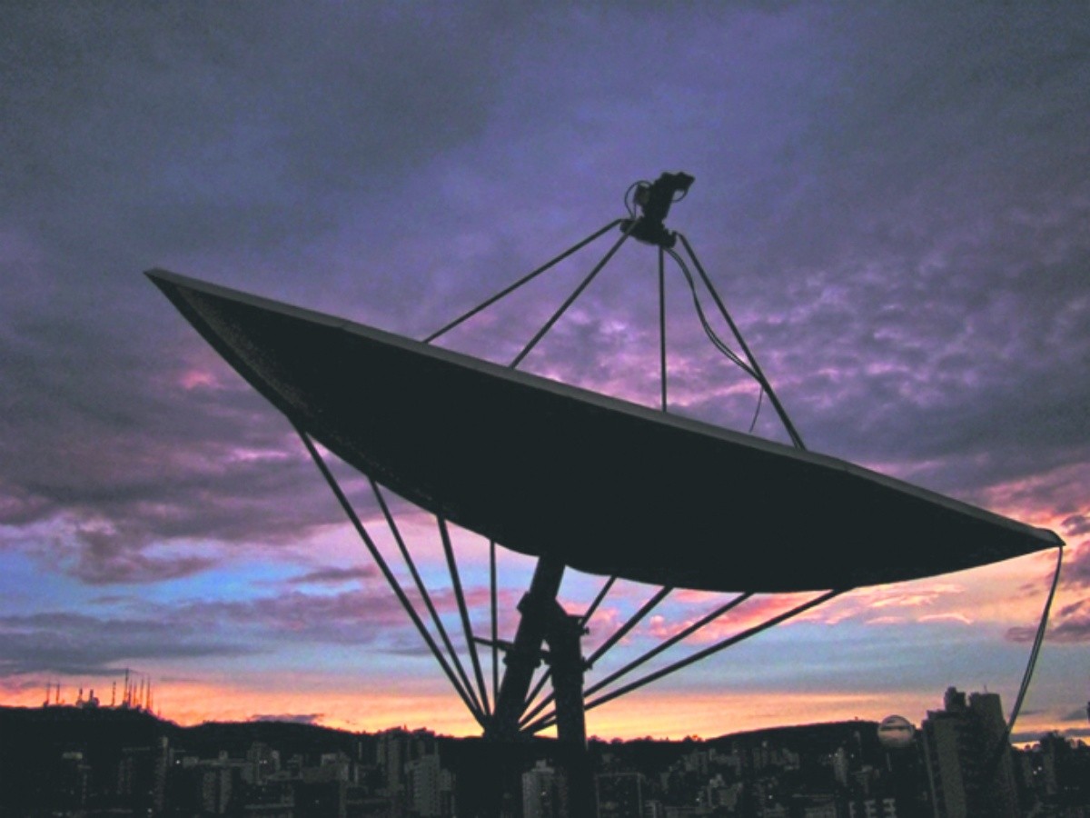 en los 90s había muchas antenas parabólicas en el país, alguien que la tuvo  podría decir para que era, cuánto costaba, que canales tenía,que compañía  la manejaba,etc.? he buscado info y no