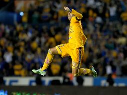 Anselmo Vendrechovski Junior, de Tigres, festeja su anotación ante el Querétaro hoy, sábado 1 de noviembre. EFE / M. Sierra