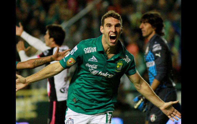 Mauro Boselli se convierte en líder de goleo de la Apertura 2014. MEXSPORT / I. Ortiz