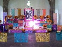 El altar refleja gustos y aficiones del autor tapatío quien es considerado un 'eterno' de la literatura mexicana. EL INFORMADOR / ARCHIVO