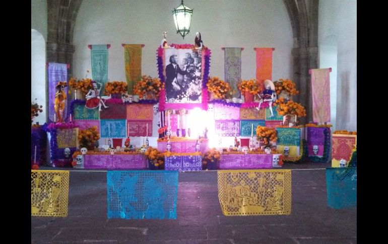 El altar refleja gustos y aficiones del autor tapatío quien es considerado un 'eterno' de la literatura mexicana. EL INFORMADOR / ARCHIVO