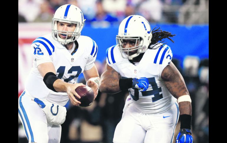 Andrew Luck tuvo una gran actuación al conectar 25 pases de 46 intentos, cuatro de ellos para touchdown y 354 yardas de ganancia. AFP /  J. Zelevansky