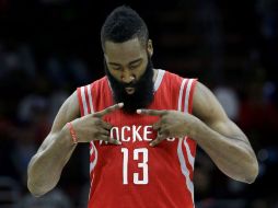 James Harden celebra tras encestar un tiro de tres puntos. AP / M. Slocum