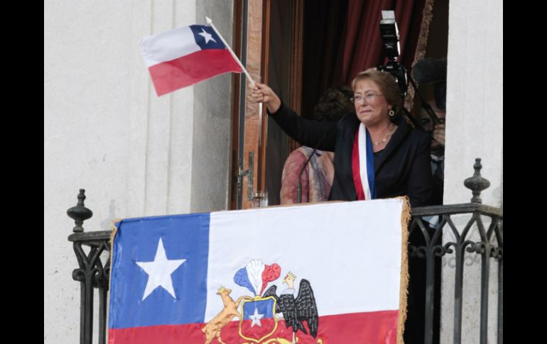 Michelle Bachelet inició su segundo periodo de gobierno el pasado marzo y tuvo una baja de aprobación en octubre. AP / ARCHIVO