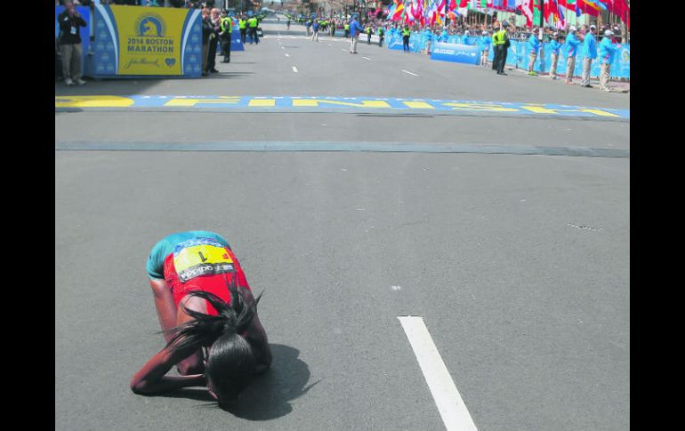 La fondista keniana Rita Jeptoo tras ganar el maratón de Boston este año. Ha triunfado dos veces seguidas. AP / ARCHIVO