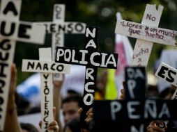 La indignación de la población por la desaparición de normalistas tiene a la entidad en la mira. AP / E. Verdugo