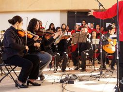 El Primer Concierto de Gala tendrá una particular dedicatoria a los normalistas desaparecidos. FACEBOOK / Orquesta Filarmónica de la Universidad Autóno