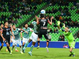 El encuentro en la comarca pintaba para un empate, pero al final el árbitro anuló el gol de Pachuca por un supuesto fuera de lugar. MEXSPORT / L. Fuentes