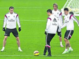 Con la presencia de Bale (izq.), se reintegra el tridente ofensivo conocido como la 'BBC', junto a Benzema y Cristiano Ronaldo. EFE / J. Lizón