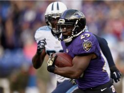 Justin Forsett corre para 112 yardas y dos touchdowns para respaldar la sólida actuación defensiva de su equipo. AFP / P. Smith