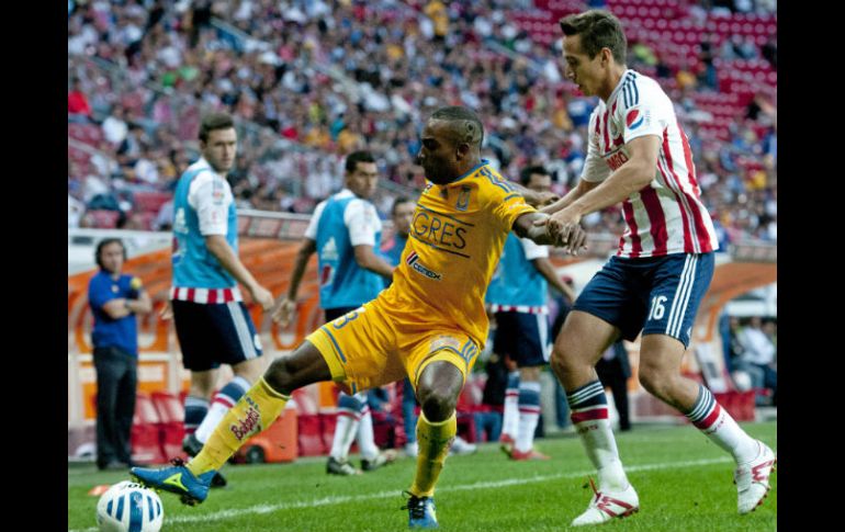 El Guadalajara se despidió de su afición en este 2014 con empate a cero ante Tigres. MEXSPORT / G.Cauich