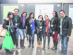 RECONOCIMIENTO. Integrantes del equipo del Tecnológico de Monterrey Campus Guadalajara; al fondo, la manta del proyecto.  / Tec de Monterrey