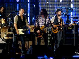 Bruce Springsteen, Dave Grohl y Zac Brown interpretan grandes éxitos en el National Mall de Washington. AP / C. Kaster