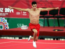 Daniel Corral durante la práctica del equipo mexicano de gimnasia, en las instalaciones del Complejo Leyes de Reforma, en Boca del Río. NTX / J. Arciga