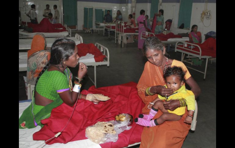 70 mujeres más siguen hospitalizadas tras someterse a cirugía de trompas. EFE / STR