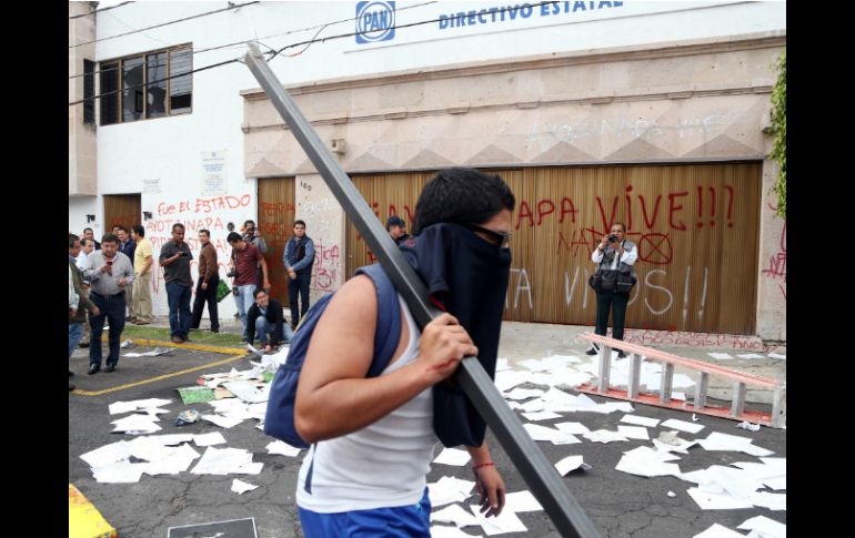 Los normalistas se aprestan a realizar nuevamente otra jornada de movilizaciones y manifestaciones. AFP / E. Castro