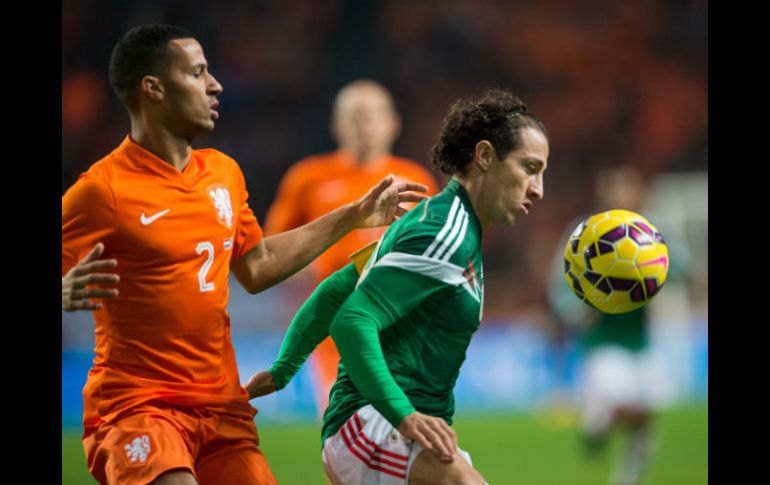 Andrés Guardado destacó ayer ante Holanda tanto por su liderazgo como por su capacidad táctica en el mediocampo tricolor. MEXSPORT / J. Martínez