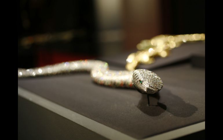 La exposición muestra cómo el estilo de Cartier reflejaba el cambio en la sociedad y ayudó a imponer nuevas modas entre las guerras. AP / D. Zalubowksy.