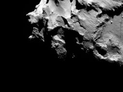 Ingenieros y científicos esperan que cuando el cometa se acerque al sol, las baterías se recarguen para que Philae pueda despertarse. AP / ESA